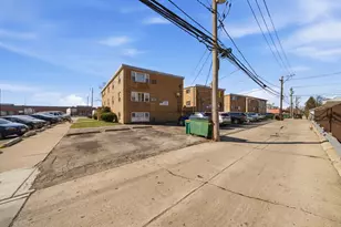 5470 S Archer Ave, Chicago, IL 60638 - Photo 16