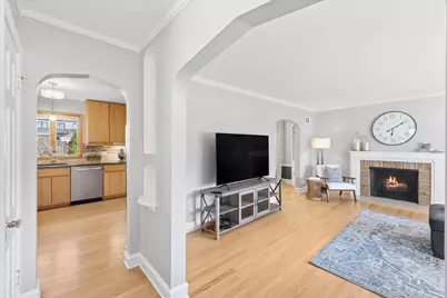 267 N Larch Avenue, Elmhurst, IL 60126 - Photo 6