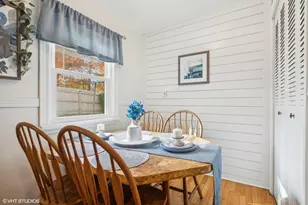 304 Moore Ave, Saint Charles, IL 60174 - Photo 8