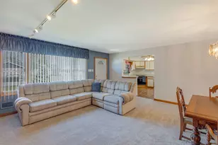 7331 W 114th Pl, Worth, IL 60482 - Photo 6