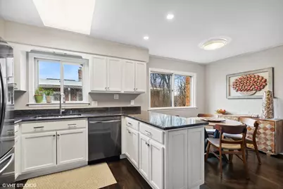 384 Hastings Avenue, Highland Park, IL 60035 - Photo 10