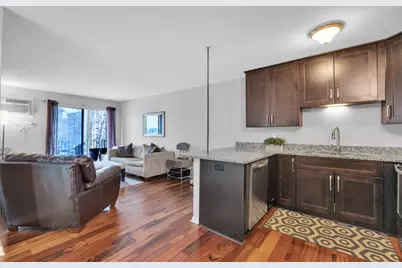 320 Circle Avenue #404, Forest Park, IL 60130 - Photo 4