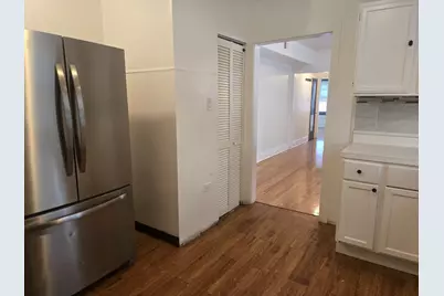 1019 N Trumbull Avenue #2, Chicago, IL 60651 - Photo 8