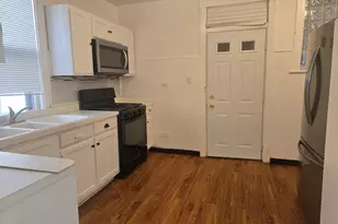 1019 N Trumbull Ave, Chicago, IL 60651 - Photo 6