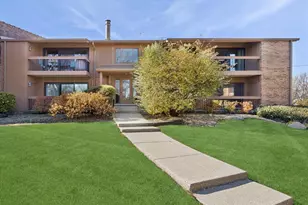 7990 Garfield Ave, Burr Ridge, IL 60527 - Photo 4