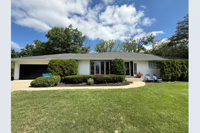 4 Yorkshire Drive, Lincolnshire, IL 60069 - Photo 1