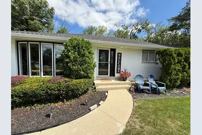 4 Yorkshire Drive, Lincolnshire, IL 60069 - Photo 2