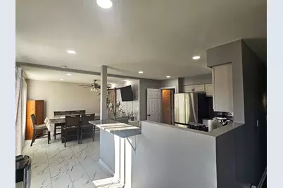 1353 Spring Valley Drive, Carol Stream, IL 60188 - Photo 4