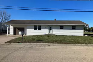 302 W Meadow St, Polo, IL 61064 - Photo 1