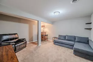 313 Monument Rd, Elgin, IL 60124 - Photo 52