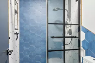 1733 W Irving Park Rd, Chicago, IL 60613 - Photo 12