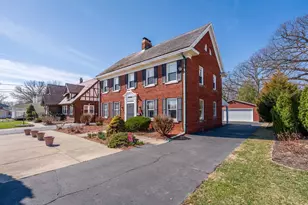 2210 30th St, Rock Island, IL 61201 - Photo 2