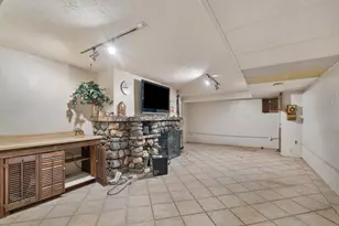 2210 30th St, Rock Island, IL 61201 - Photo 28