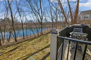 1701 Deer Pointe Dr, South Elgin, IL 60177 - Photo 2