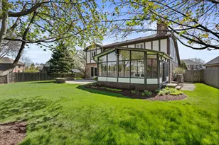 2S534 Danbury Dr, Glen Ellyn, IL 60137 - Photo 32