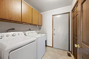 2S534 Danbury Dr, Glen Ellyn, IL 60137 - Photo 10