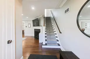 527 E Mayfair Rd, Arlington Heights, IL 60005 - Photo 2