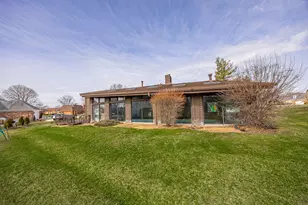 8405 Carriage Green Dr, Darien, IL 60561 - Photo 32