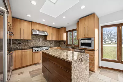 8405 Carriage Green Drive, Darien, IL 60561 - Photo 16