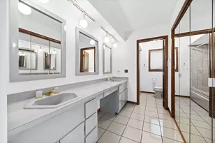 8405 Carriage Green Dr, Darien, IL 60561 - Photo 20