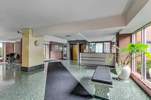 5040 N Marine Dr, Chicago, IL 60640 - Photo 6