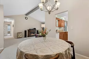 1675 Grosvenor Cir, Wheaton, IL 60189 - Photo 6