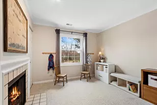 1675 Grosvenor Cir, Wheaton, IL 60189 - Photo 16