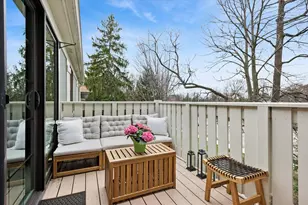 1675 Grosvenor Cir, Wheaton, IL 60189 - Photo 8