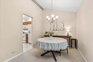 1675 Grosvenor Cir, Wheaton, IL 60189 - Photo 16