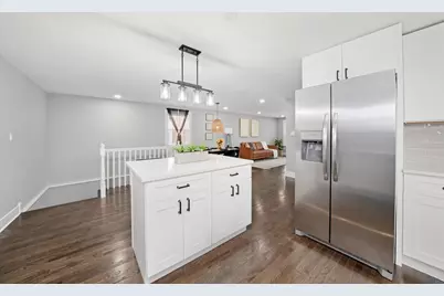 819 E 98th Place, Chicago, IL 60628 - Photo 18