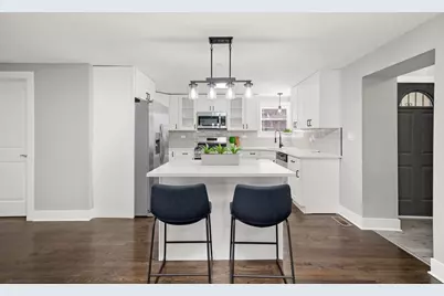 819 E 98th Place, Chicago, IL 60628 - Photo 16