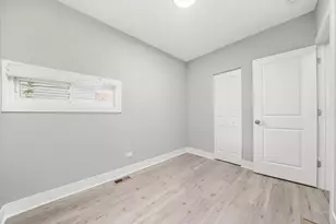 819 E 98th Pl, Chicago, IL 60628 - Photo 36