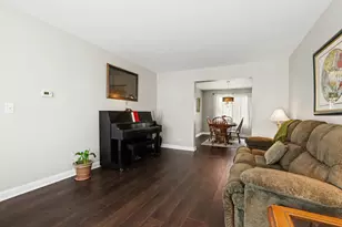 237 Homewood Dr, Bolingbrook, IL 60440 - Photo 8