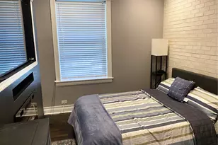 3839 N Hamlin Ave, Chicago, IL 60618 - Photo 10