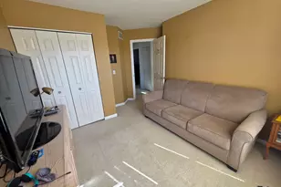 906 Cynthia Ln, Lake in the Hills, IL 60156 - Photo 26