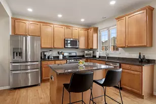 27W711 N Meadowview Dr, Winfield, IL 60190 - Photo 6