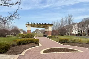 27W711 N Meadowview Dr, Winfield, IL 60190 - Photo 18