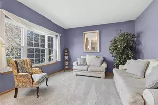 411 Oak Grove Cir, Wauconda, IL 60084 - Photo 4