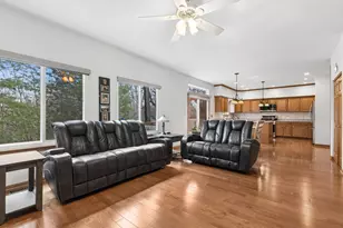 411 Oak Grove Cir, Wauconda, IL 60084 - Photo 8