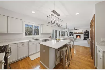 18716 W Jasmine Court, Grayslake, IL 60030 - Photo 2