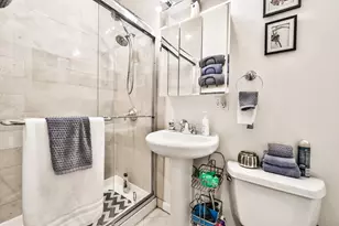 1366 W Greenleaf Ave, Chicago, IL 60626 - Photo 14