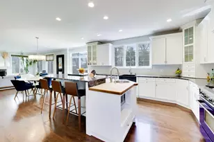 1414 Canterbury Ln, Glenview, IL 60025 - Photo 8