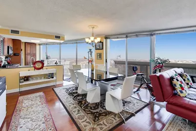 1720 Maple Avenue #2420, Evanston, IL 60201 - Photo 2