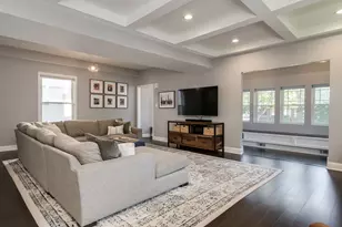 803 S Maple Ave, Oak Park, IL 60304 - Photo 4
