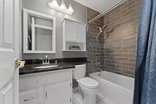 309 Plymouth Ln NW, Bloomingdale, IL 60108 - Photo 10