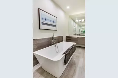 1150 W Hubbard Street #1E, Chicago, IL 60642 - Photo 24
