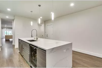 1150 W Hubbard Street #1E, Chicago, IL 60642 - Photo 10