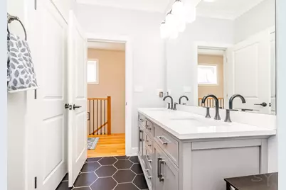 5739 W Grover Street, Chicago, IL 60630 - Photo 26