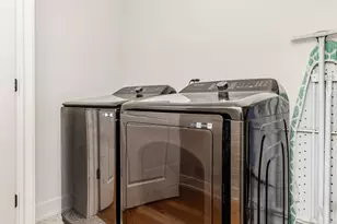 5739 W Grover St, Chicago, IL 60630 - Photo 20