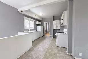 8015 S Harper Ave, Chicago, IL 60619 - Photo 6